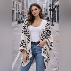 Leopard Print Fuzzy Poncho – One Size
